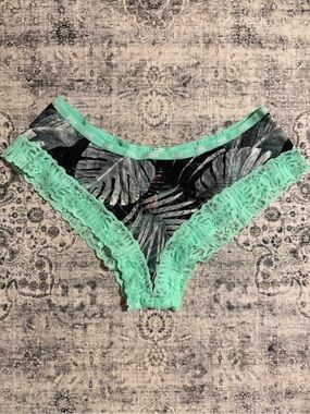 NWOT. Victorias Secret Pink panties